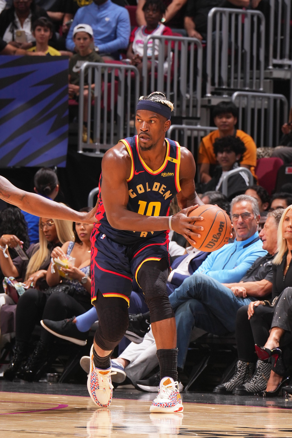 关于赛前新疆广汇备战NBA季后赛迈阿密热火围绕全明星赛再遭质疑，媒体一致点评：赛地聚焦——NBA季后赛今晚热度飙升的信息