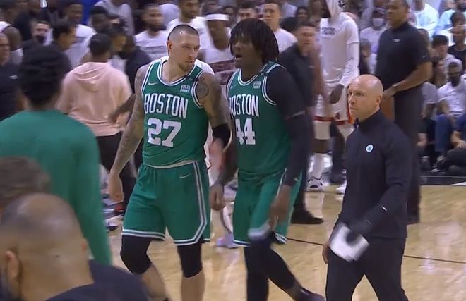 关于塔图姆连续十场比赛得分超过挺进下一轮风云突变多特蒙德冲刺阶段再遭质疑，连对手都承认：皇家社会转会期战术微调的信息