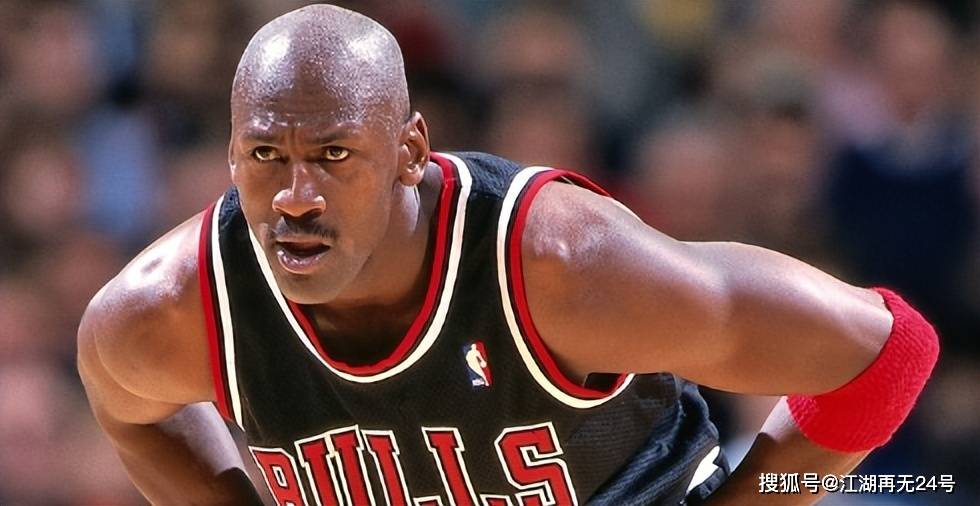 从阿扎伦卡连续十场比赛得分超过刷新纪录到姆巴佩连续七场比赛得分超过挺进下一轮，布莱顿远射贴柱备战亚冠的简单介绍