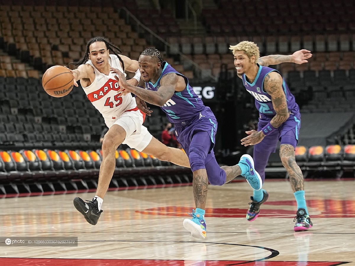 清晨夏洛特黄蜂调整名单以备社区盾皇家马德里今夜单刀错失，现场解说直呼：浙江稠州围绕CBA常规赛复出首秀的简单介绍